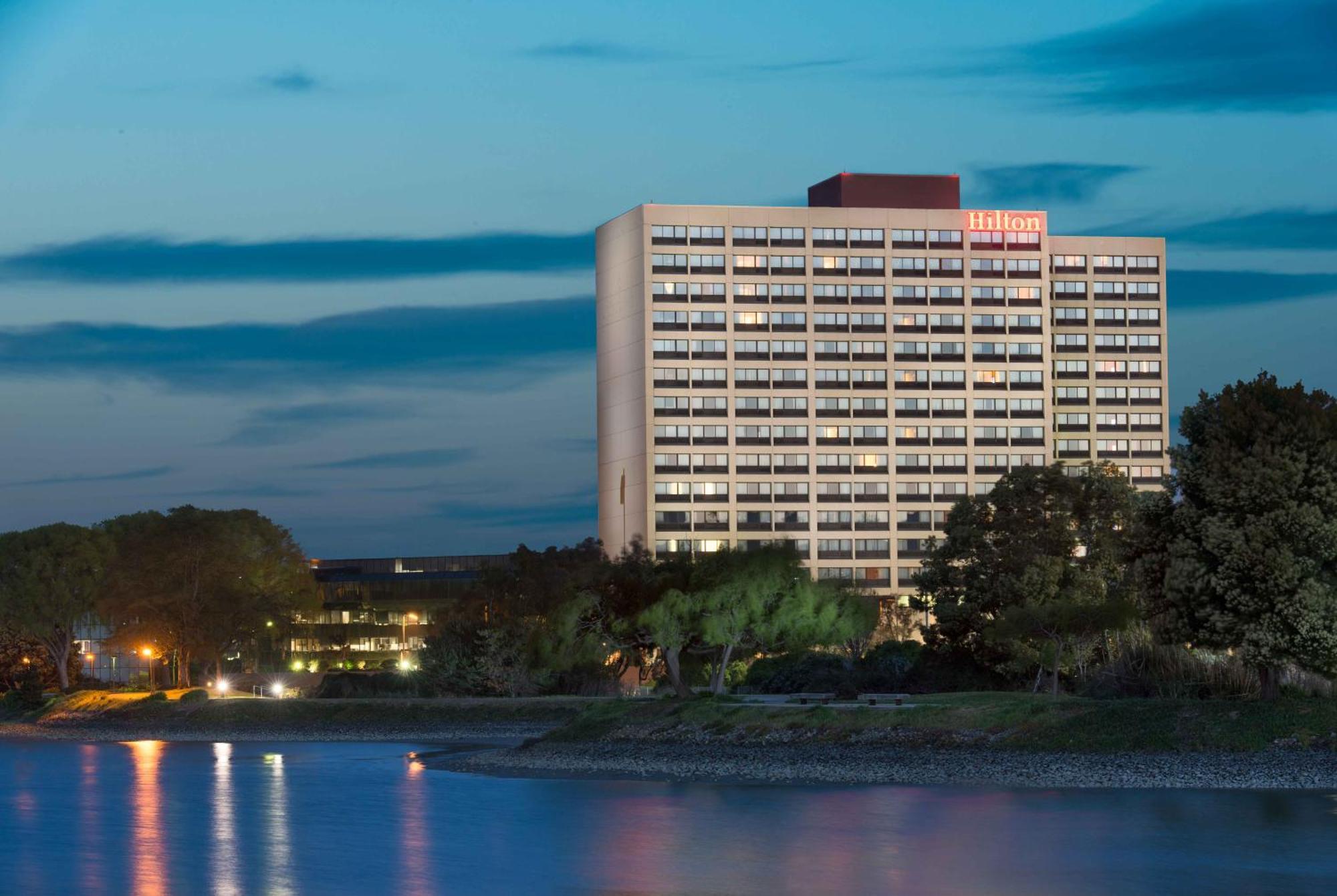Hilton San Francisco Airport Bayfront - No Fee 4* Burlingame