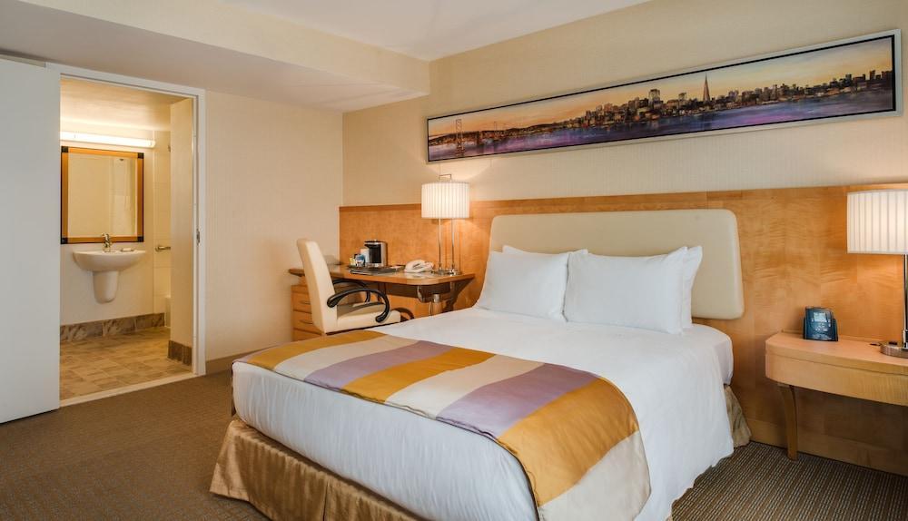 Hilton San Francisco Airport Bayfront - No Fee 4* Burlingame