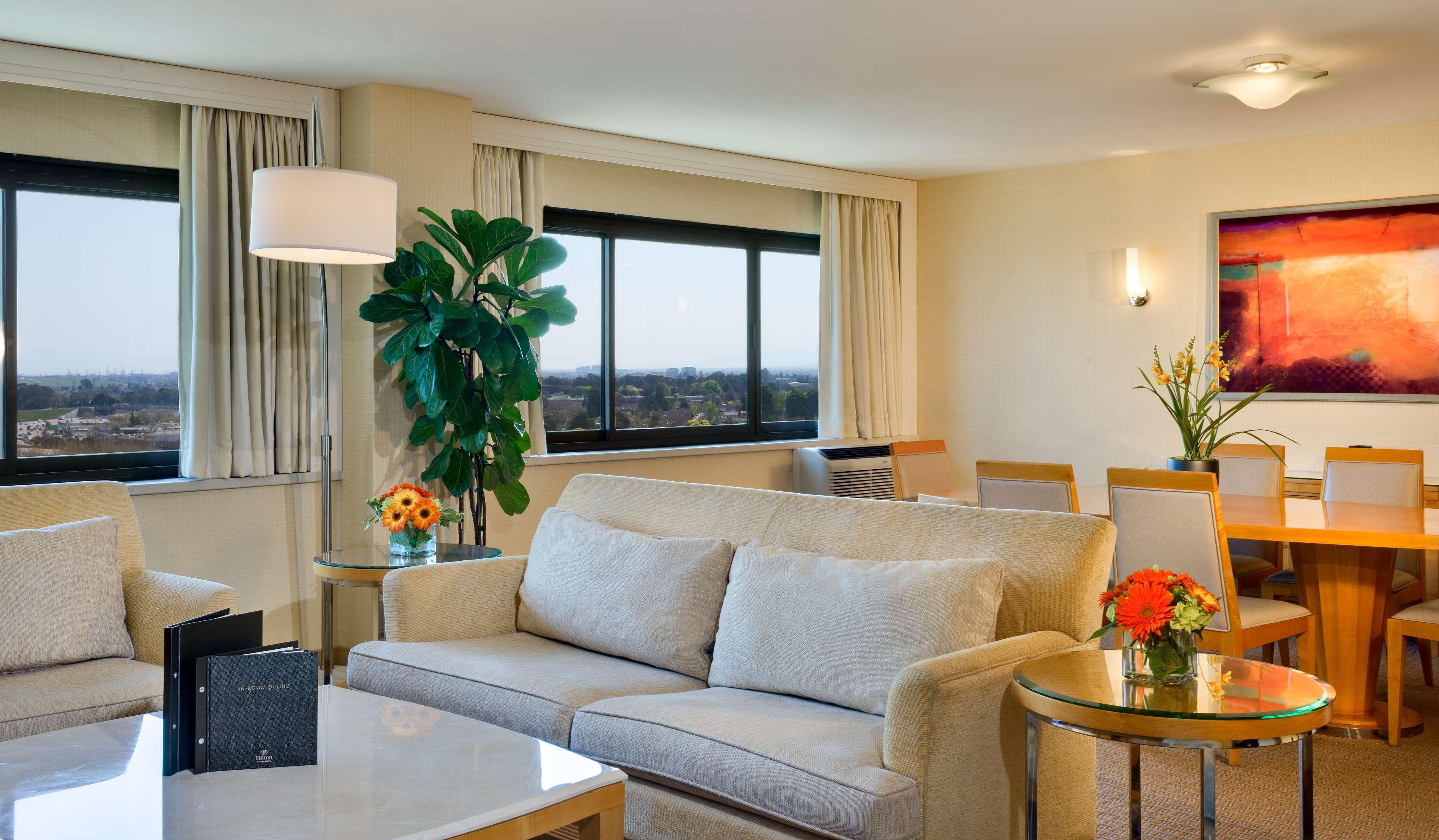 Hilton San Francisco Airport Bayfront - No Fee 4*