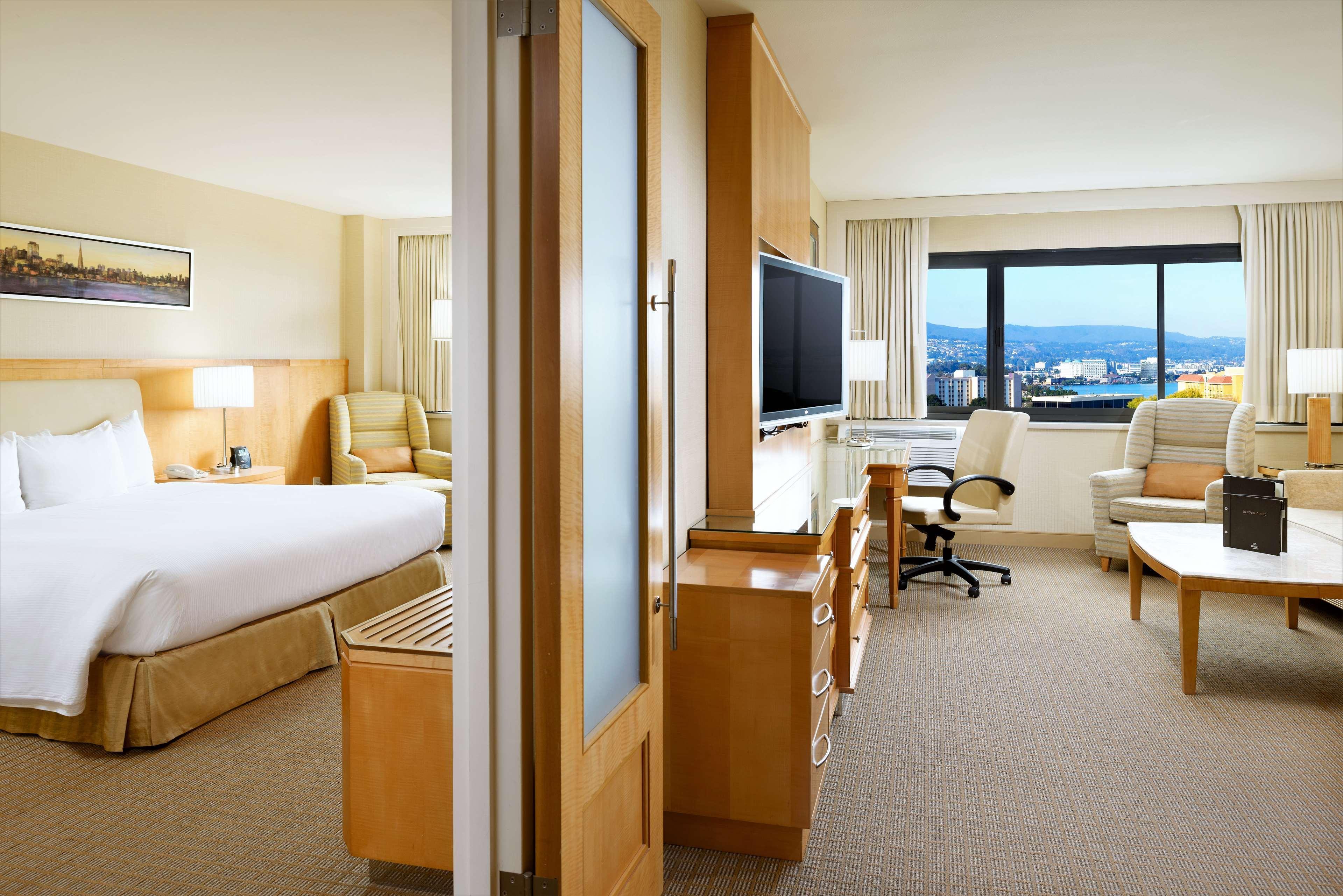 Hotel Hilton San Francisco Airport Bayfront - No Fee 4*