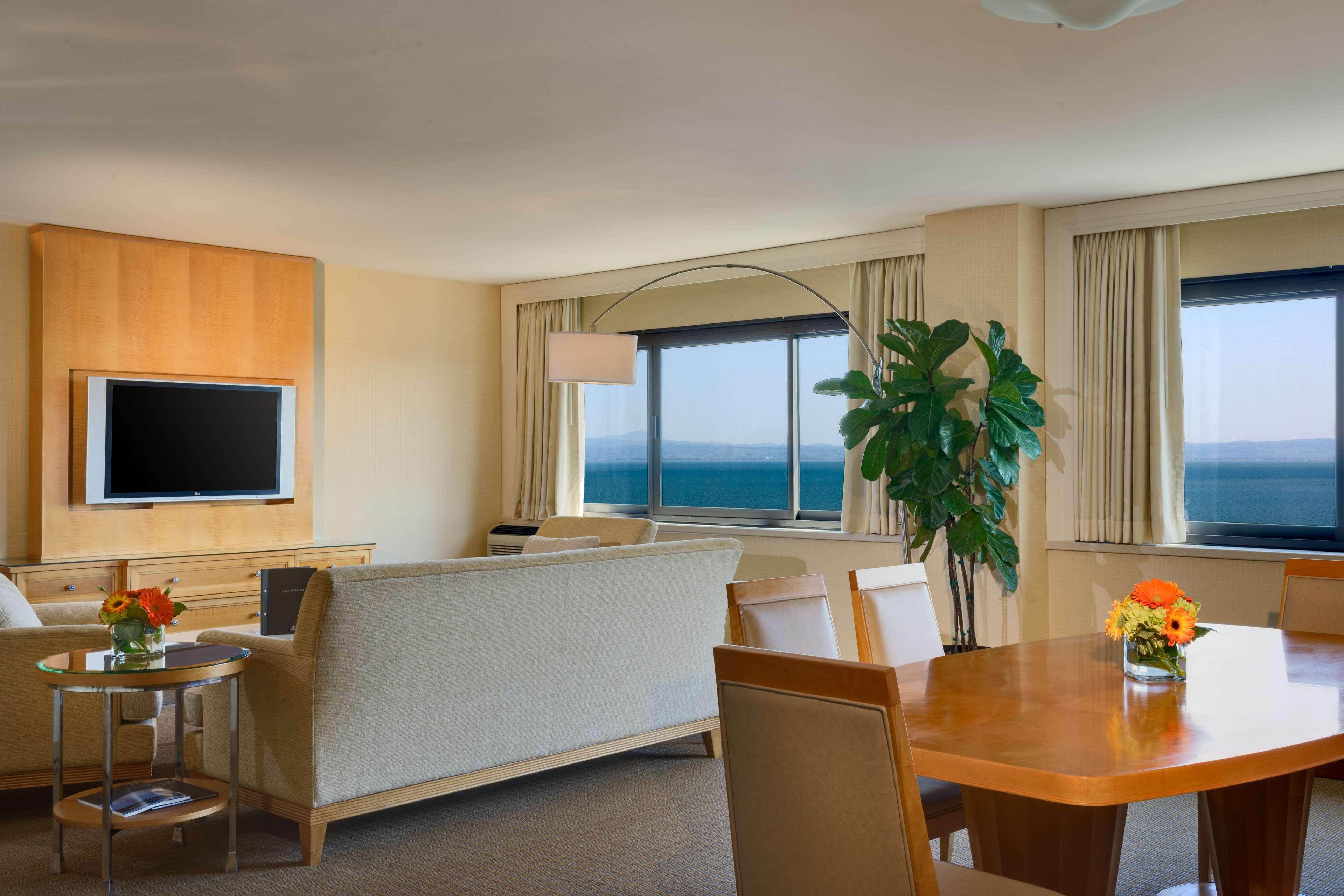 Hilton San Francisco Airport Bayfront - No Fee