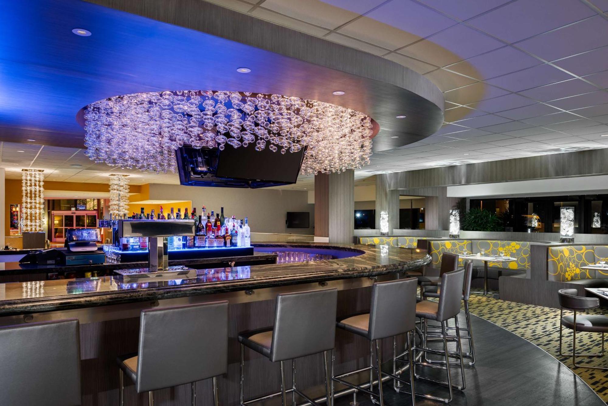 Hilton San Francisco Airport Bayfront - No Fee 4* Burlingame