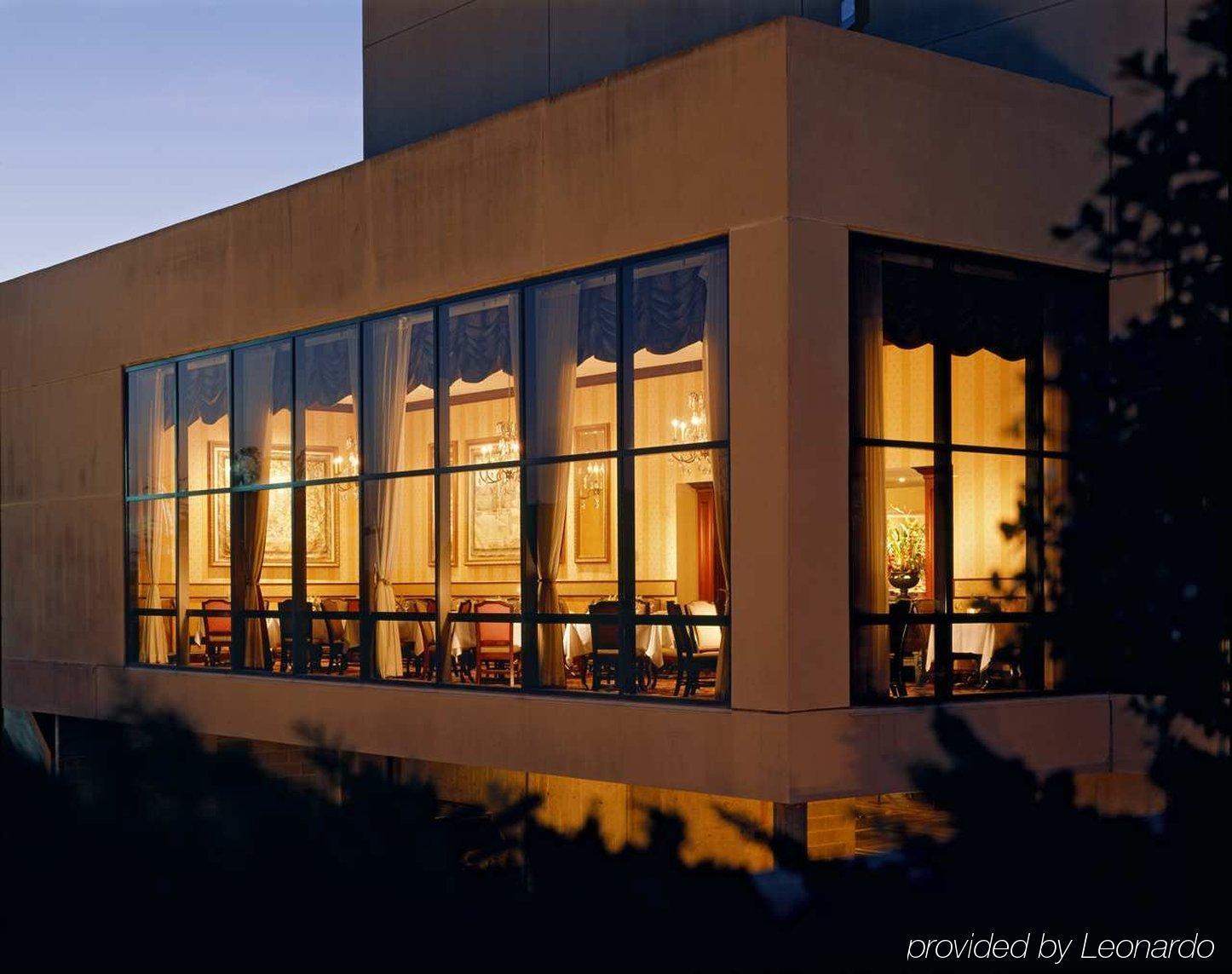 Hilton San Francisco Airport Bayfront - No Fee 4*